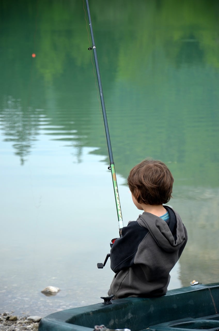 child, fishing, lake-6184248.jpg