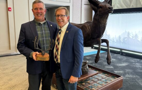 Jeff Crane honored by Mule Deer foundation